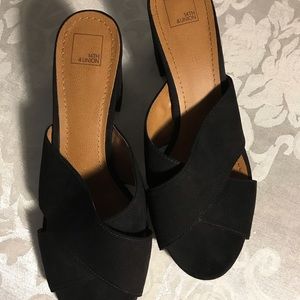 14th & union Black Fux Suede Slip On Shoes with Block Heel in Women’s Size 7